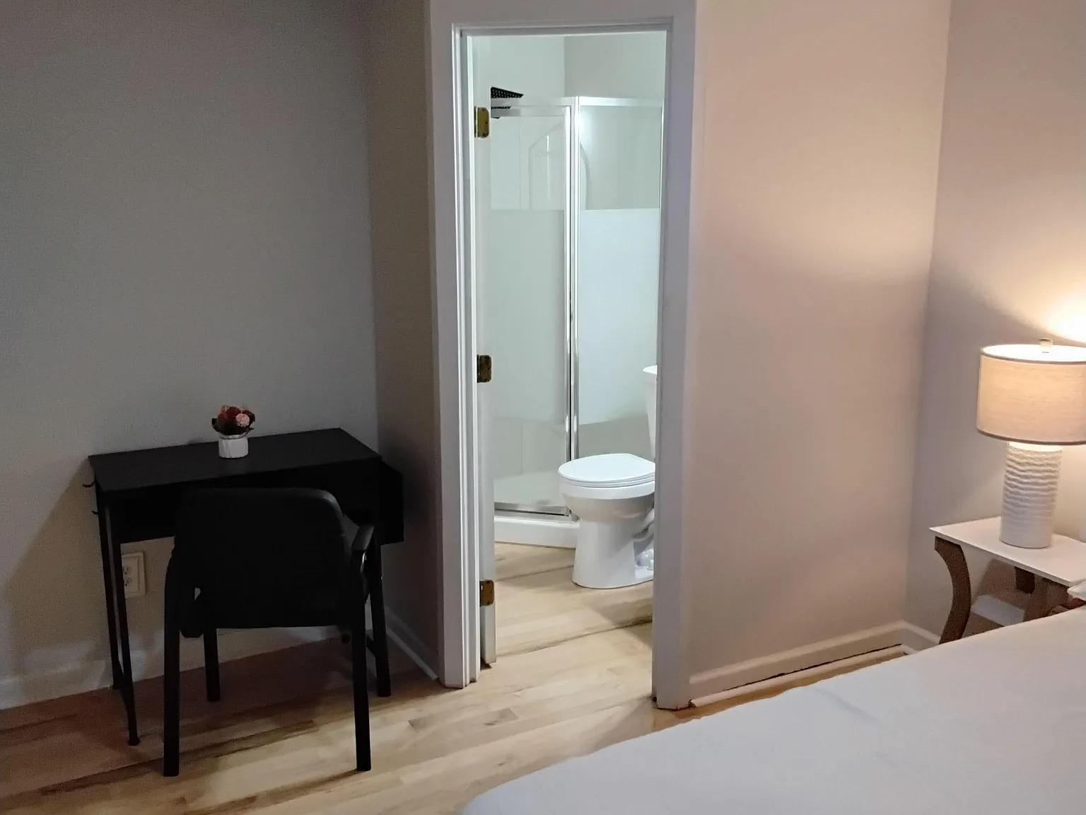4 bed, 6.0 bath, 2200 sqft, $1,235 — Photo 4