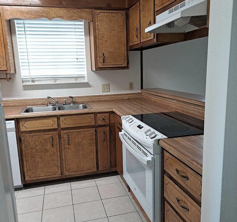 2nd image of 1500 E Johnson Ave APT 105