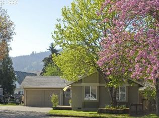 623 71st St, Springfield, OR 97478