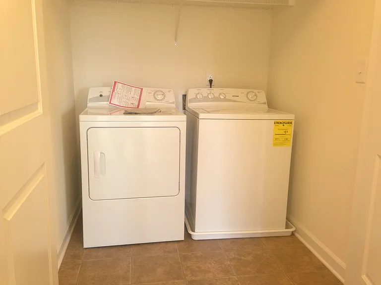 516 Abelia Way — Photo 17