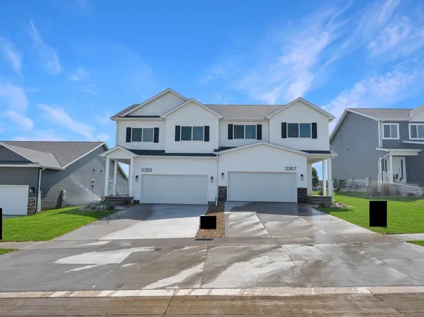 3355 Lincolnshire Rd, Waterloo, IA 50701