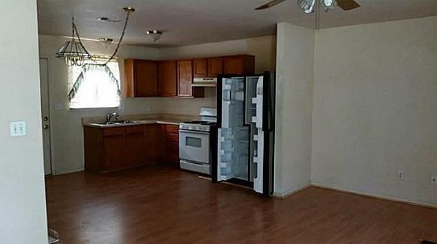 2nd image of 801 Cedar St