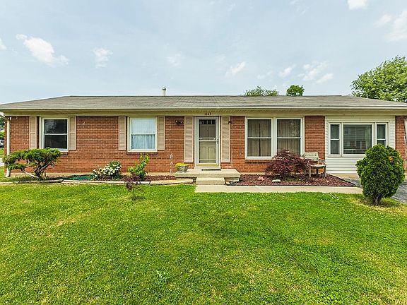 2nd image of 1143 Oakwood Dr