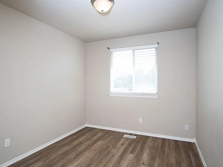 3916 Kirby Cir — Photo 17