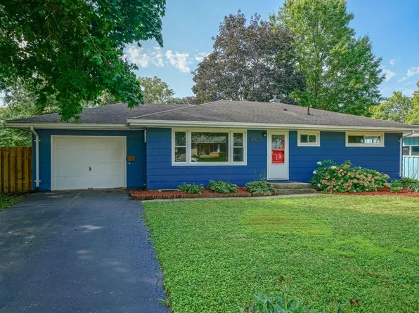 507 W 1st St, Mount Morris, IL 61054