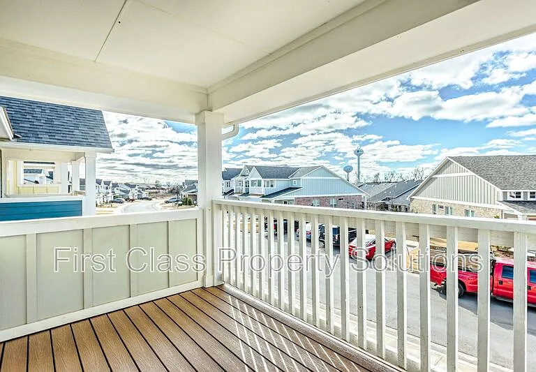 728 Harbor Town Dr — Photo 15