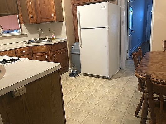 2nd image of 21-25 47th St #1