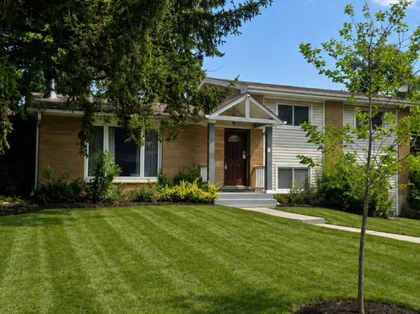 1534 Sequoia Ln, Darien, IL 60561
