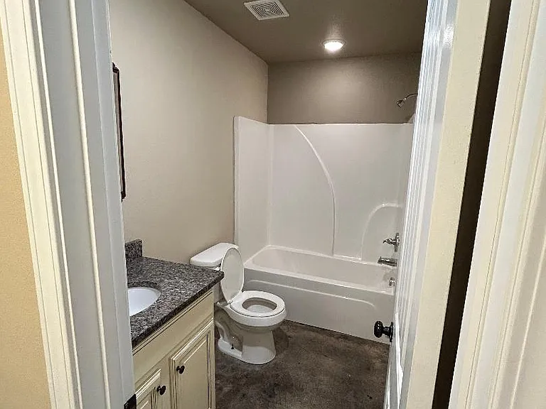 1030 W Monroe Ave #B — Photo 4