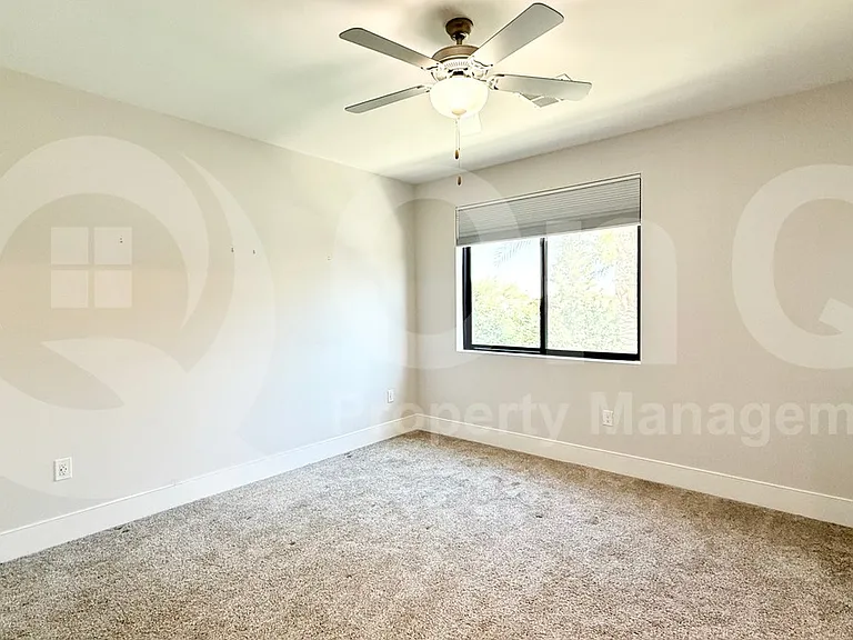 165 E Hearne Way — Photo 6