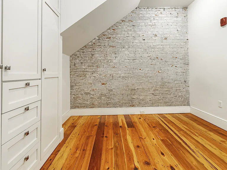 513 Conti St — Photo 6