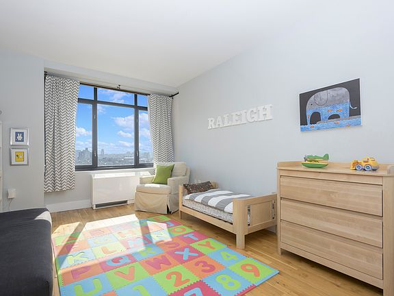 3rd image of 360 Furman St APT 1107