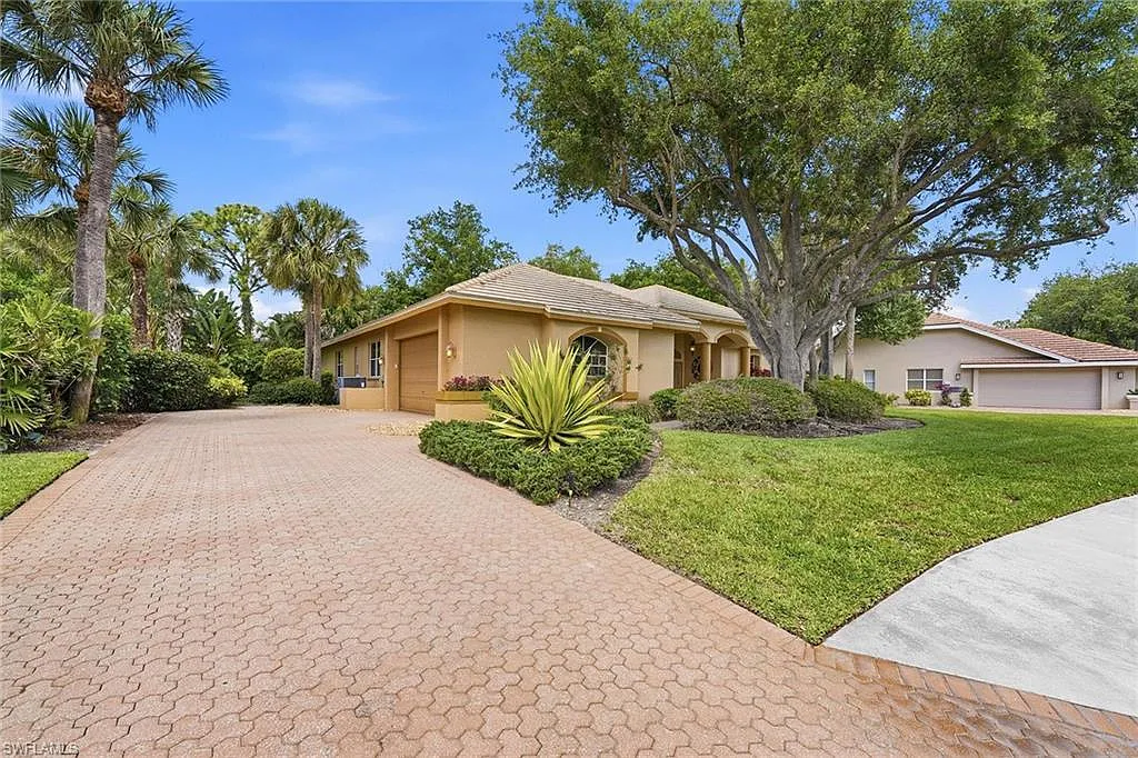 3 bed, 3.0 bath, 2443 sqft, $12,500 — Photo 3