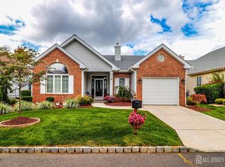 5 Leeds Ln, Monroe Township, NJ