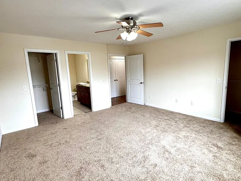 1027 Shenandoah St #102 — Photo 9