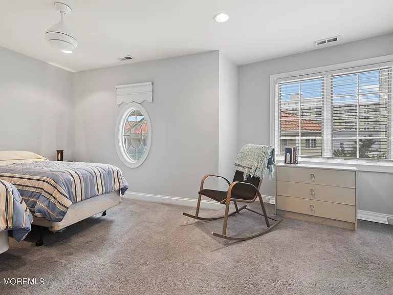 12 Riviera Dr — Photo 16