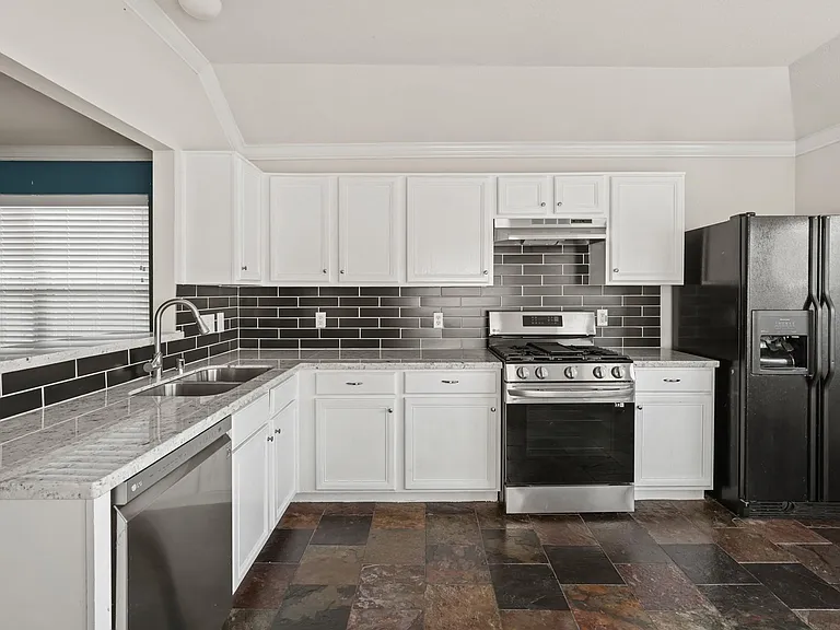 5823 Creektrace Ln — Photo 10