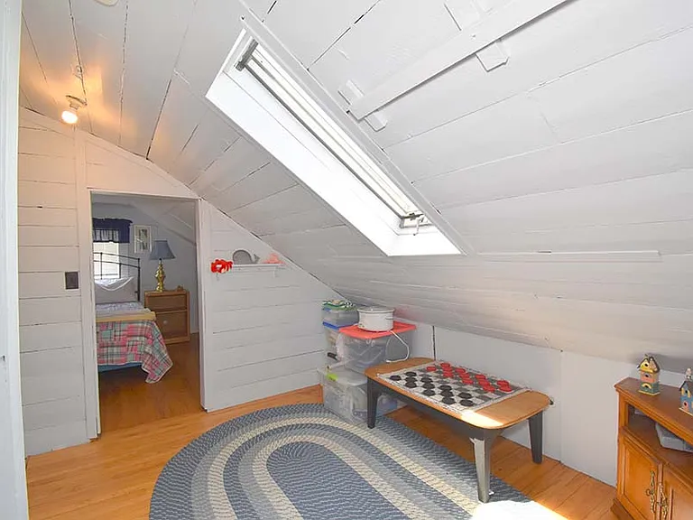 27 Saint James Rd — Photo 8