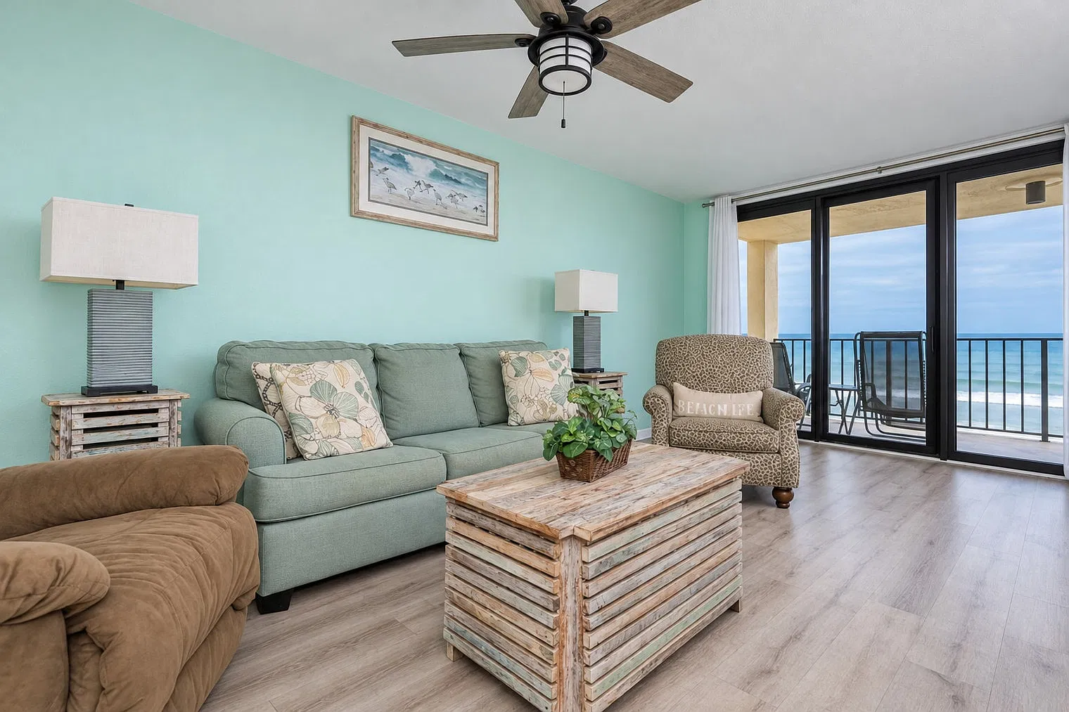 1 bed, 1.0 bath, 678 sqft, $7,229 — Photo 2