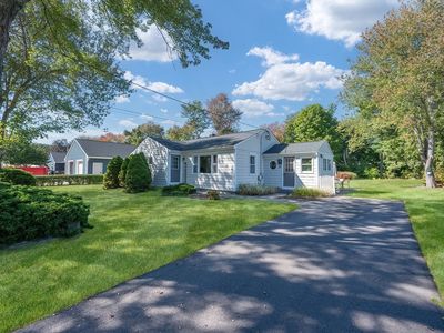 16 Raymond Hall Dr, North Attleboro, MA, 02760