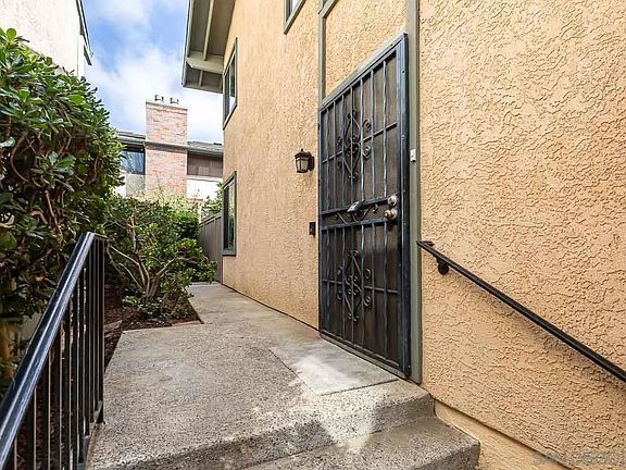 2nd image of 8065 Caminito Gianna