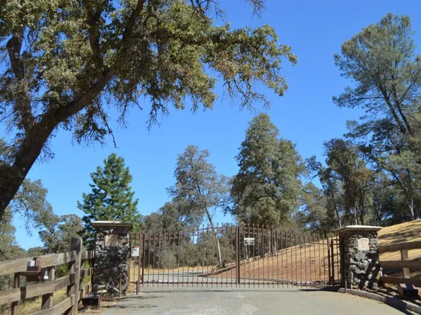 22743 Chateau Ct, Grass Valley, CA 95949