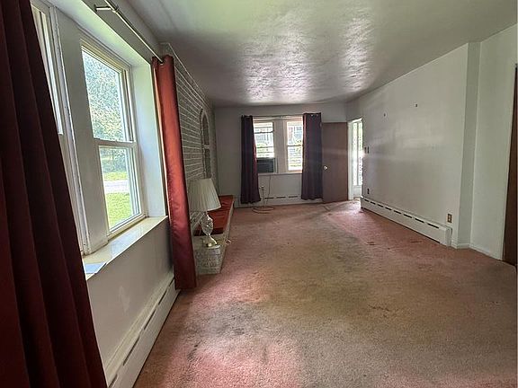 4th image of 1909 4th St
