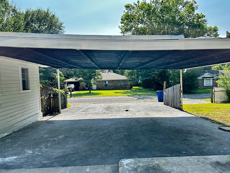 1334 State St — Photo 12