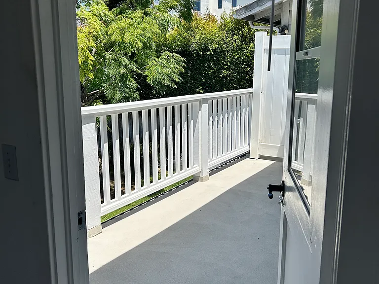 124 W Pedregosa St — Photo 9