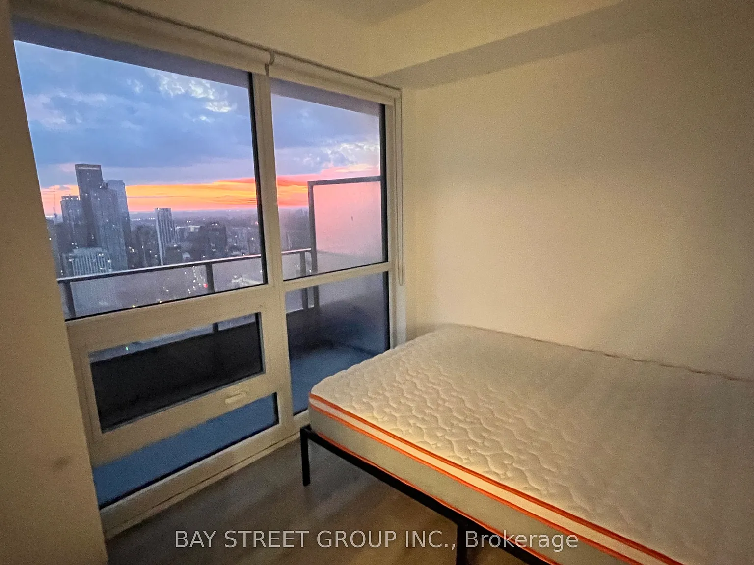 2 bed, $3,200 — Photo 4