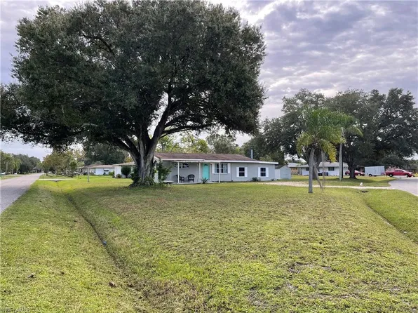 2741 Lakeview Dr, Fort Myers, FL 33905