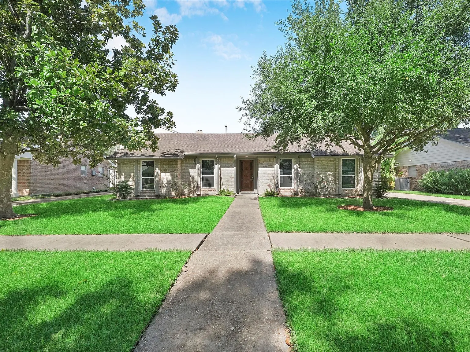 3 bed, 2.0 bath, 1742 sqft, $2,600 — Photo 1