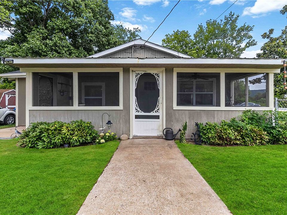 1st image of 24 Wolfdale Rd