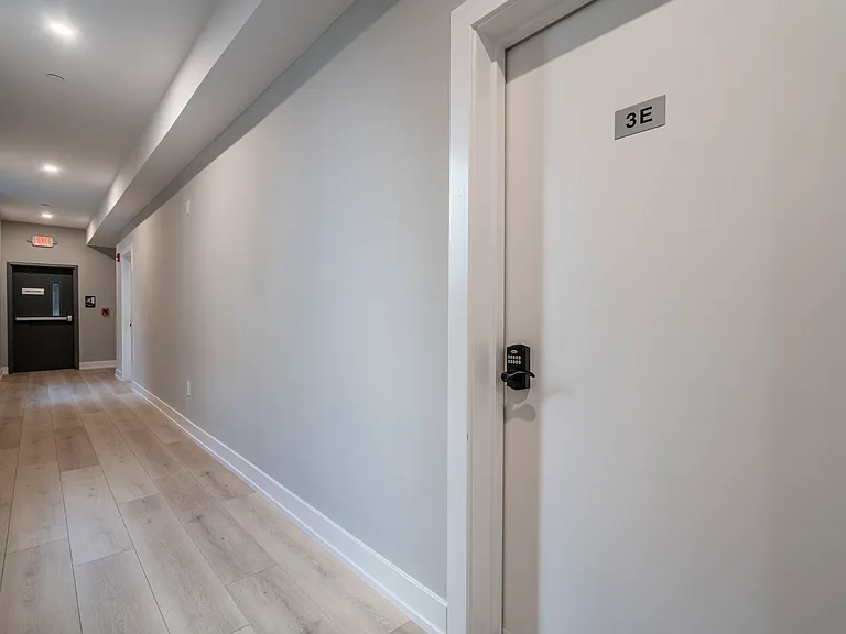 2401 Washington Ave — Photo 15