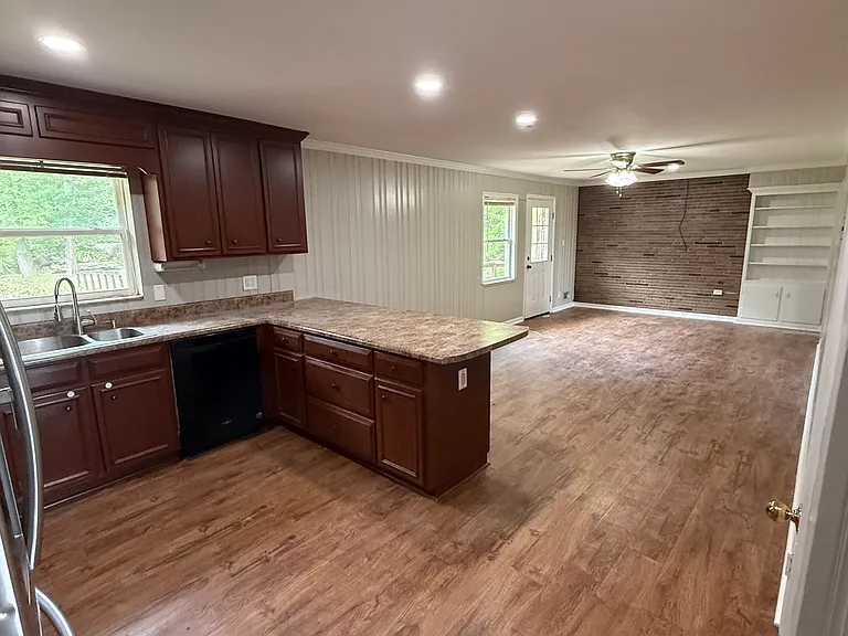 567 Jordan Rd — Photo 4