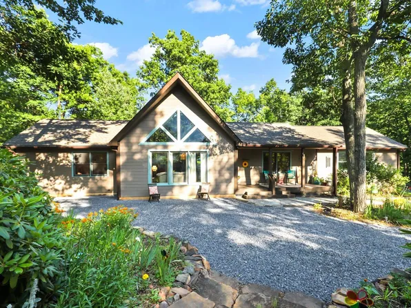 711 Chinquapin Dr, Lyndhurst, VA 22952