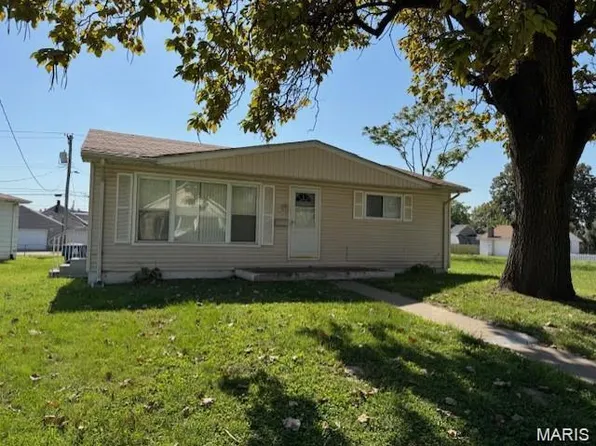 2605 Cayuga St, Granite City, IL 62040