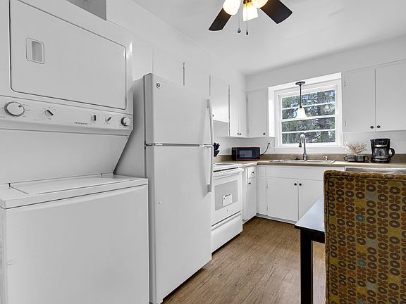 3rd image of 305B Connell St
