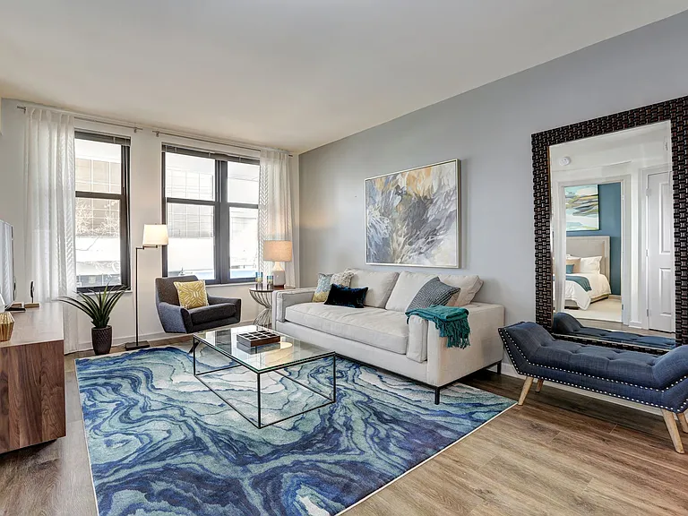 Solaire 7077 Woodmont — Photo 11