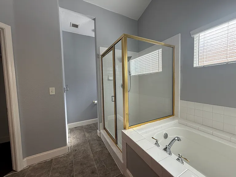 1126 E Pinehurst Ave — Photo 16