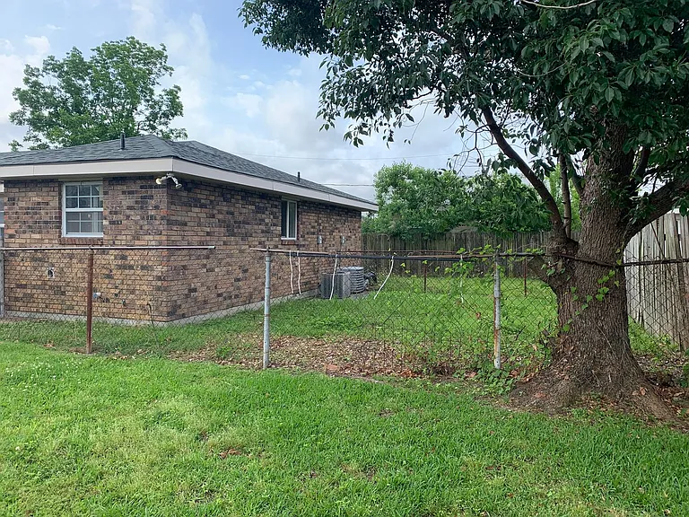 510 Chalmette Ave #12 — Photo 21