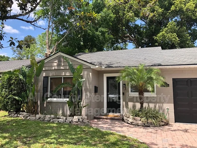 2 bed, 1.0 bath, 865 sqft, $2,350 — Photo 2