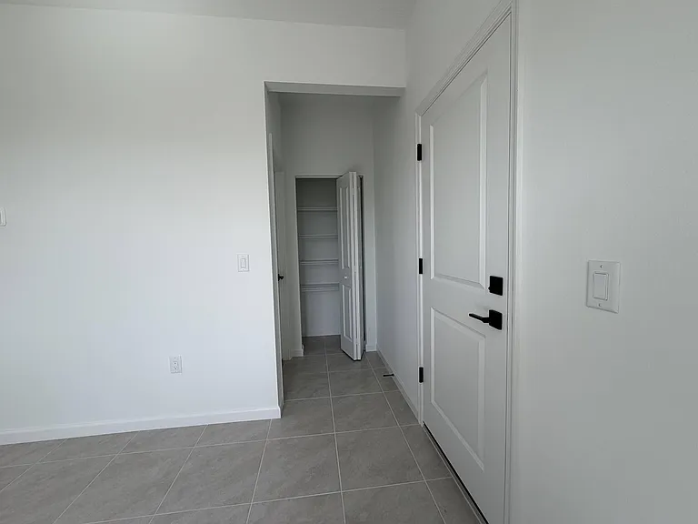 4402 Longwood — Photo 22