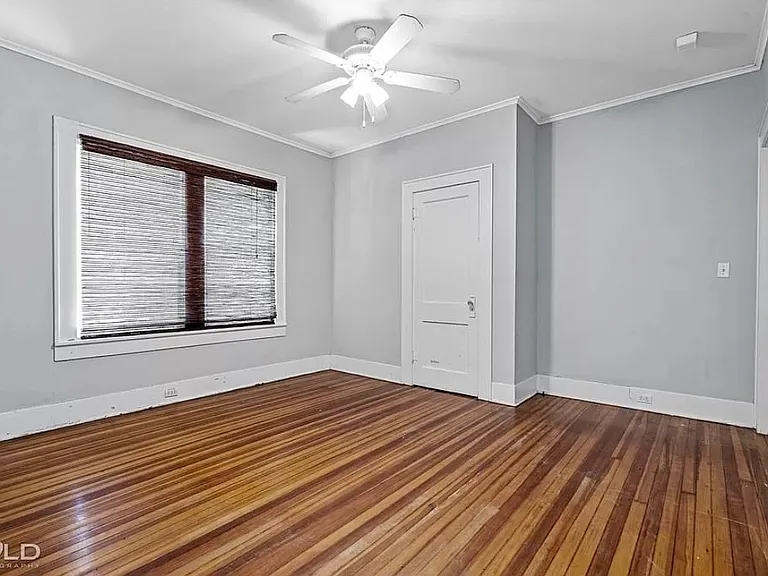660 College St — Photo 10
