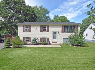 107 Blackstone St, Blackstone, MA 01504