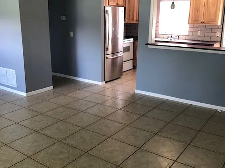 3022 Meadow Lake Ave — Photo 8