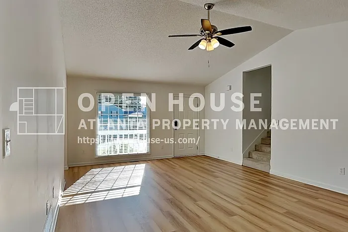 3 bed, 2.0 bath, 1426 sqft, $1,840 — Photo 4