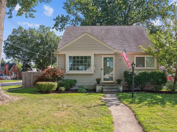 405 W Tacoma St, Clawson, MI 48017