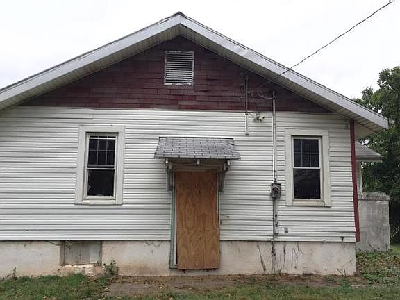 2nd image of 632 N 83rd St
