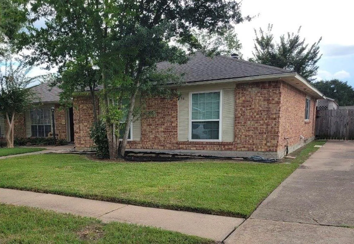 2 bed, 2.0 bath, 1358 sqft, $1,399 — Photo 1